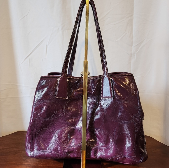 Spotless deep plum "Nora" Kisslock in patent leather. - Picture 4 of 11